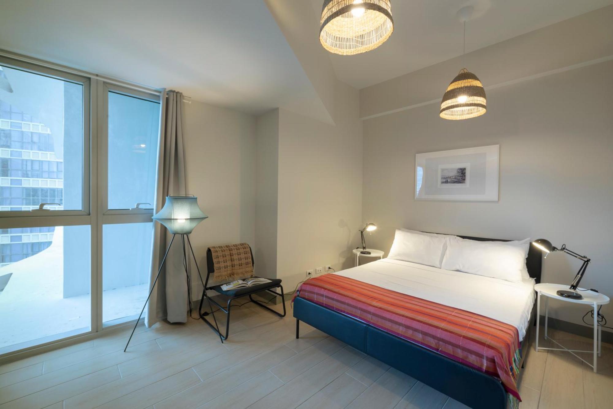 Uptown Parksuites Tower 2 Bgc By Ph Staycation * Manila