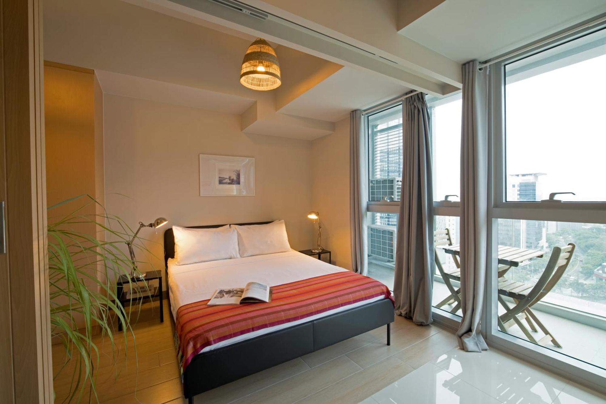 Apartment Uptown Parksuites Tower 2 Bgc By Ph Staycation