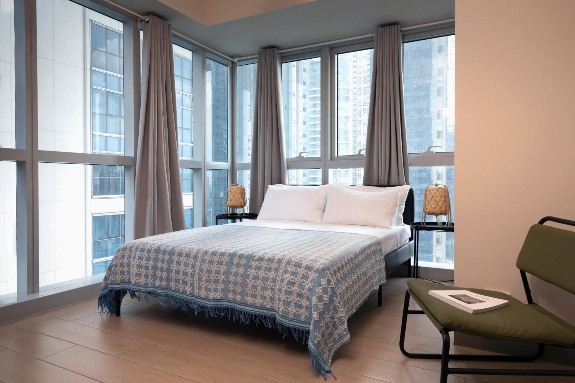 Uptown Parksuites Tower 2 Bgc By Ph Staycation Apartment *