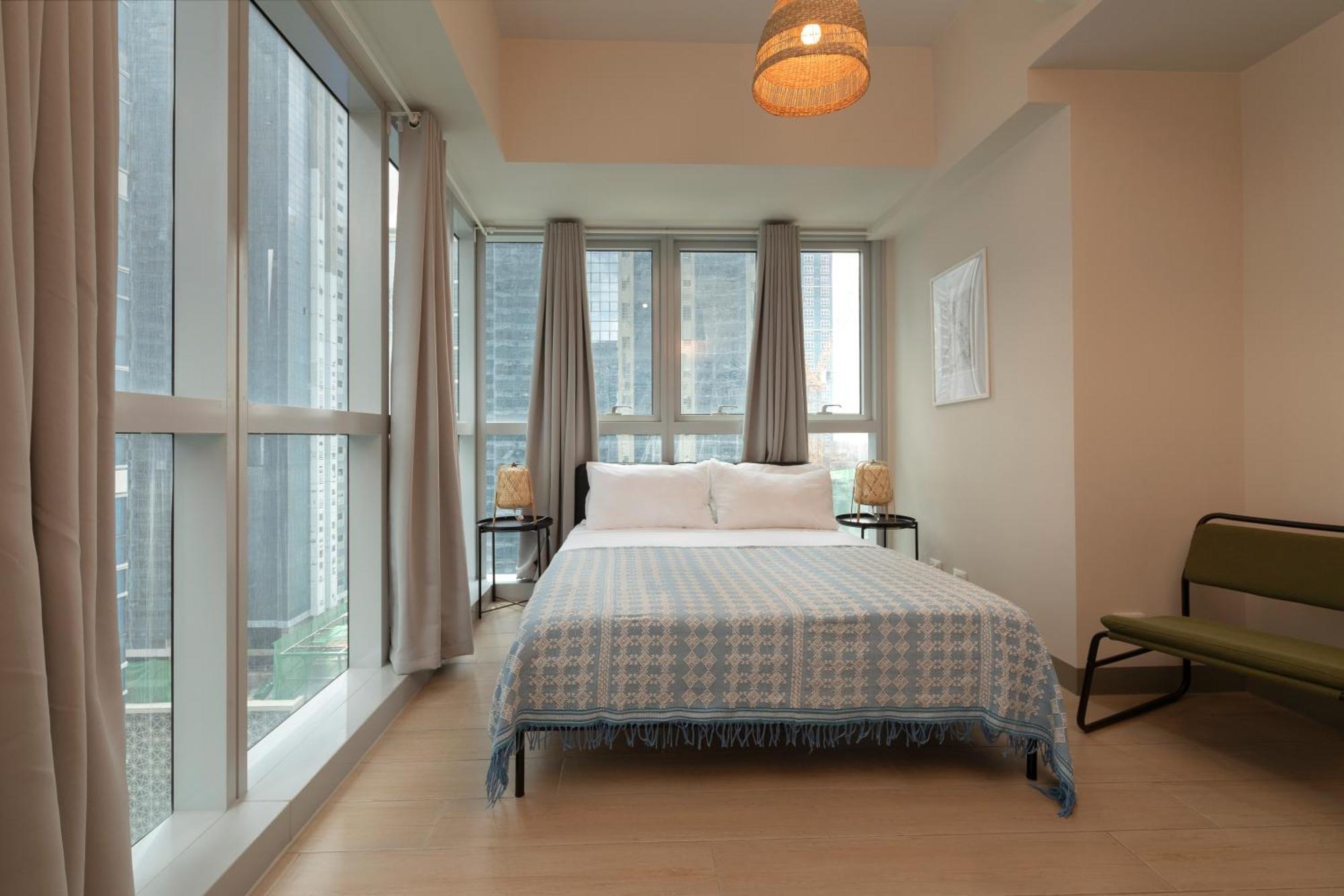 Apartment Uptown Parksuites Tower 2 Bgc By Ph Staycation Manila