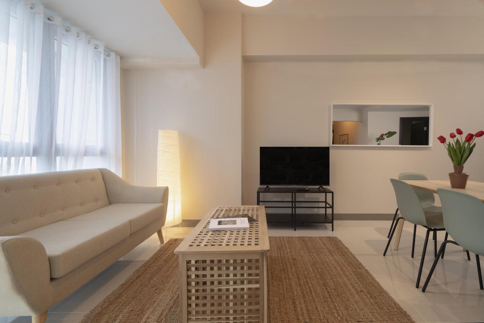 Uptown Parksuites Tower 2 Bgc By Ph Staycation Apartment