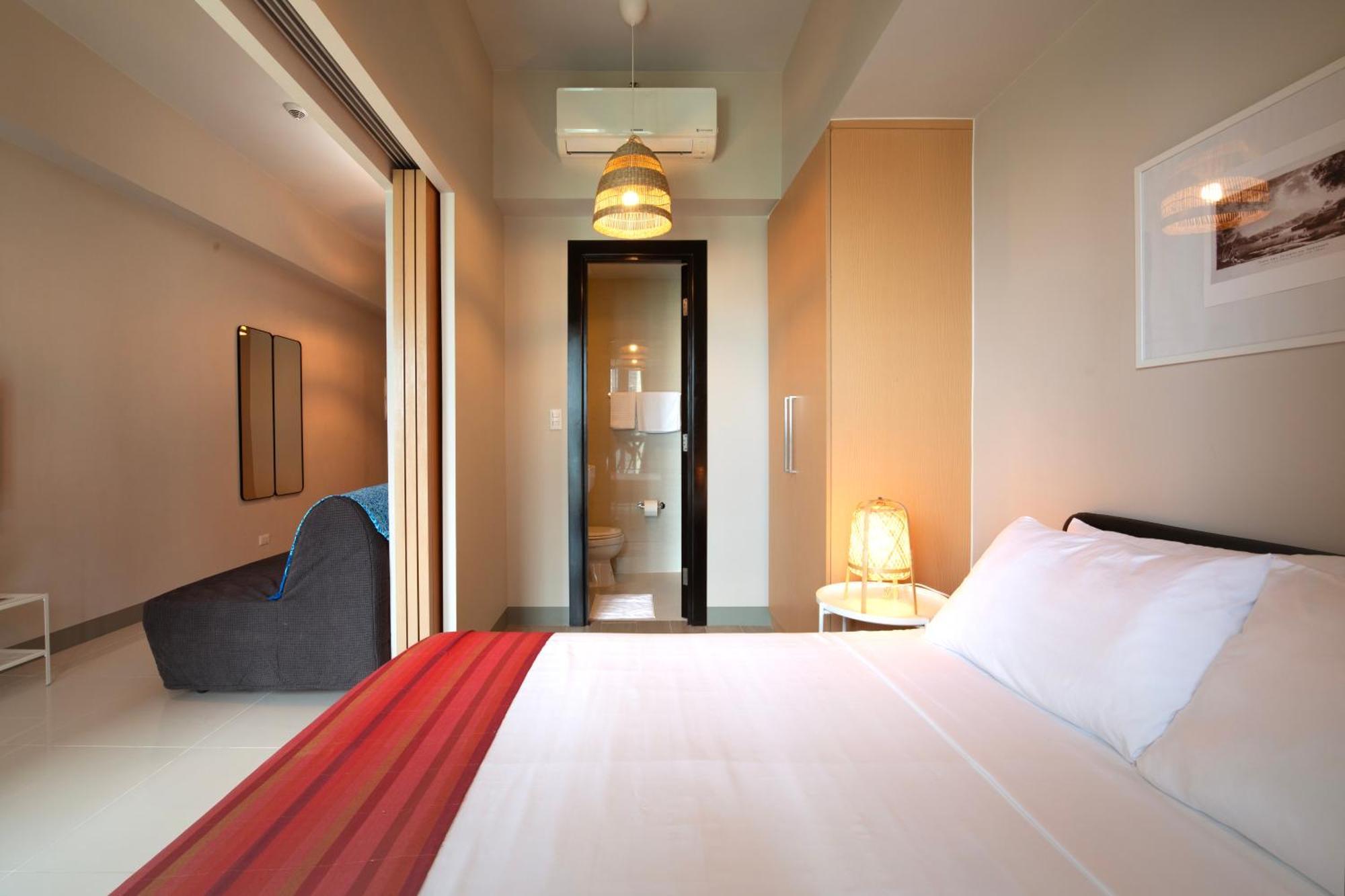 Uptown Parksuites Tower 2 Bgc By Ph Staycation Manila