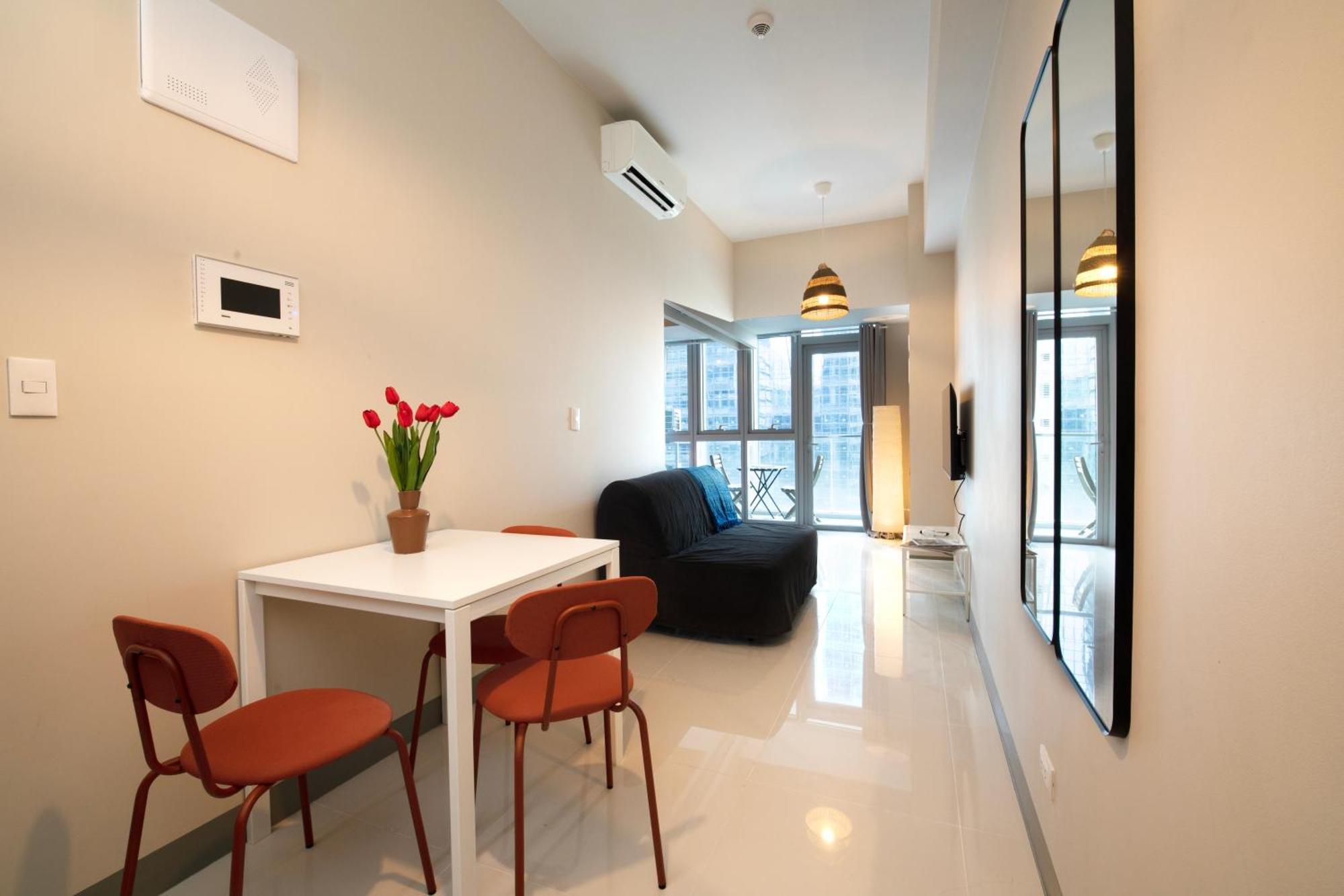Apartment Uptown Parksuites Tower 2 Bgc By Ph Staycation *