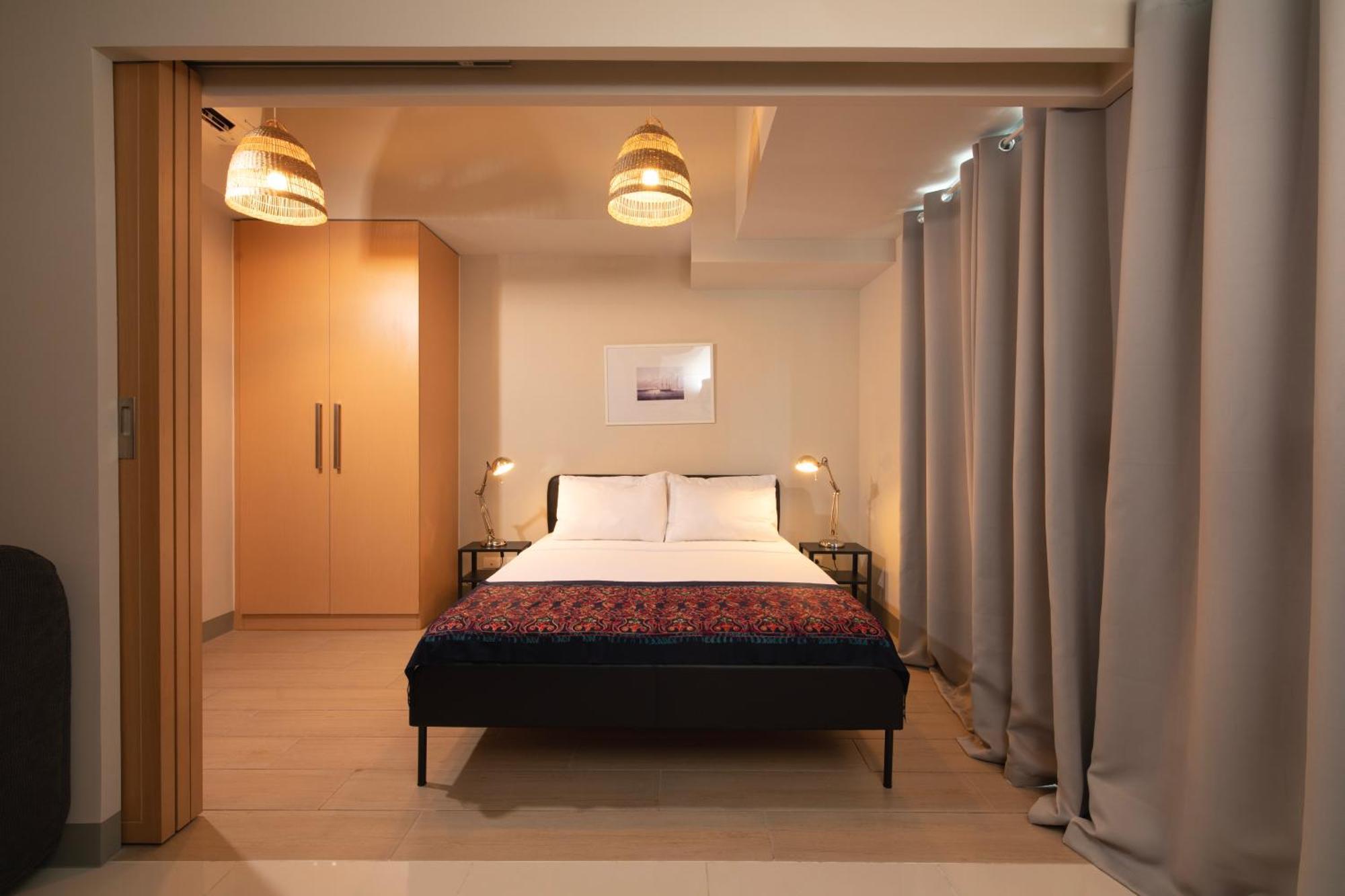 Uptown Parksuites Tower 2 Bgc By Ph Staycation *