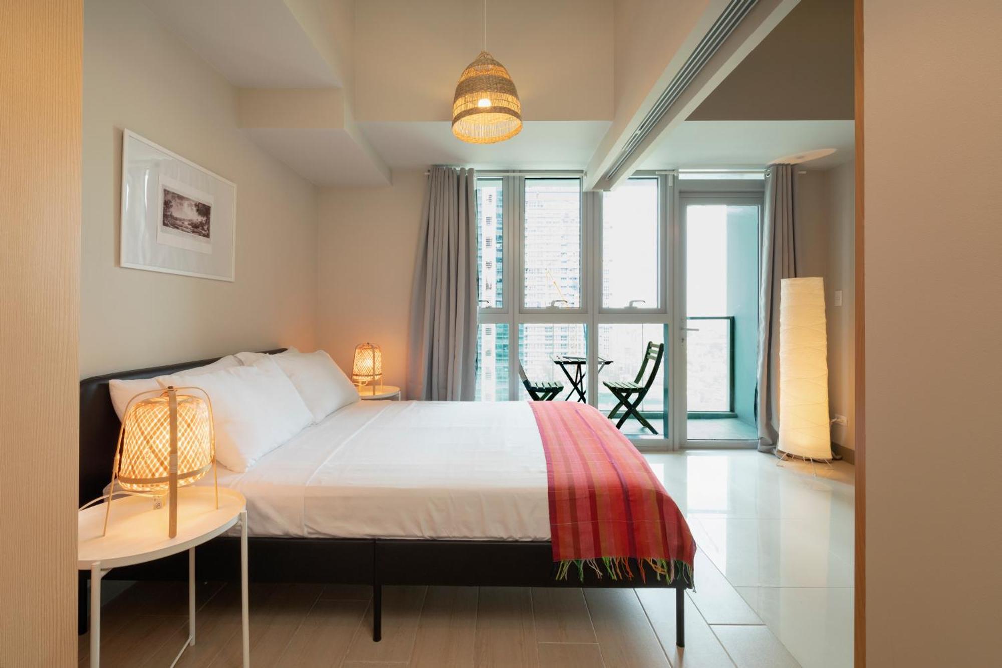 Uptown Parksuites Tower 2 Bgc By Ph Staycation Apartment Manila