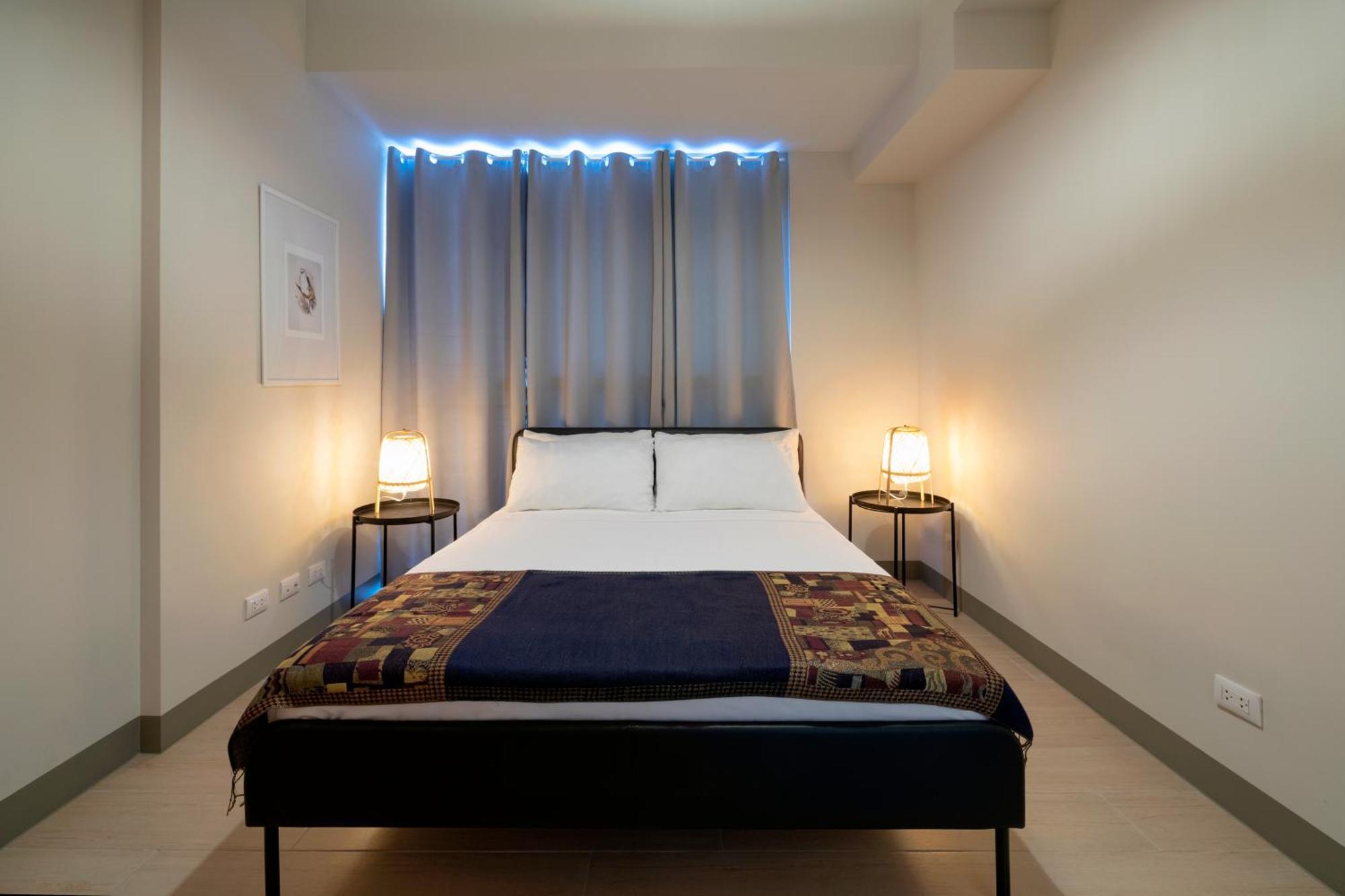 Uptown Parksuites Tower 2 Bgc By Ph Staycation *