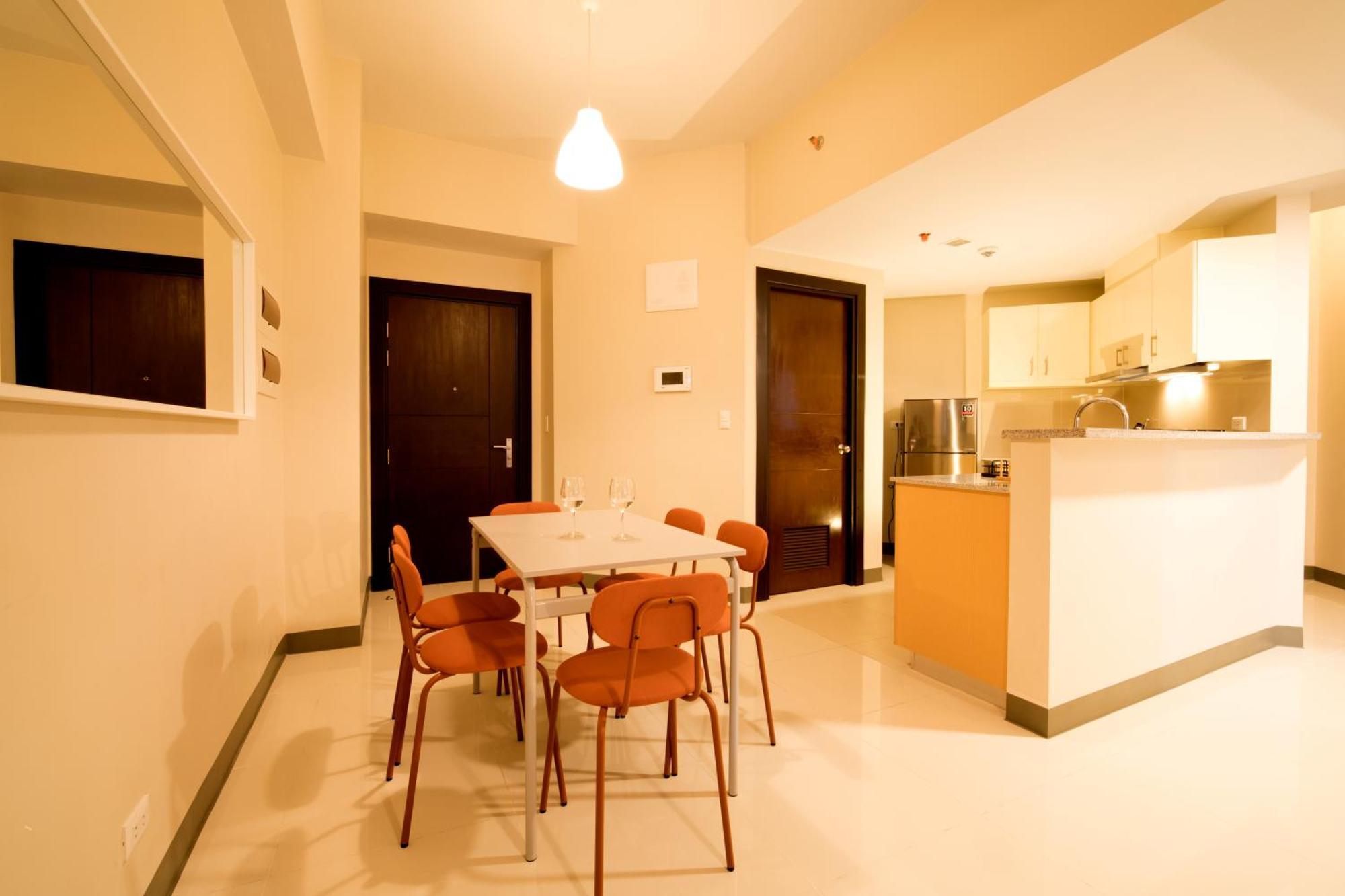 Uptown Parksuites Tower 2 Bgc By Ph Staycation * Manila