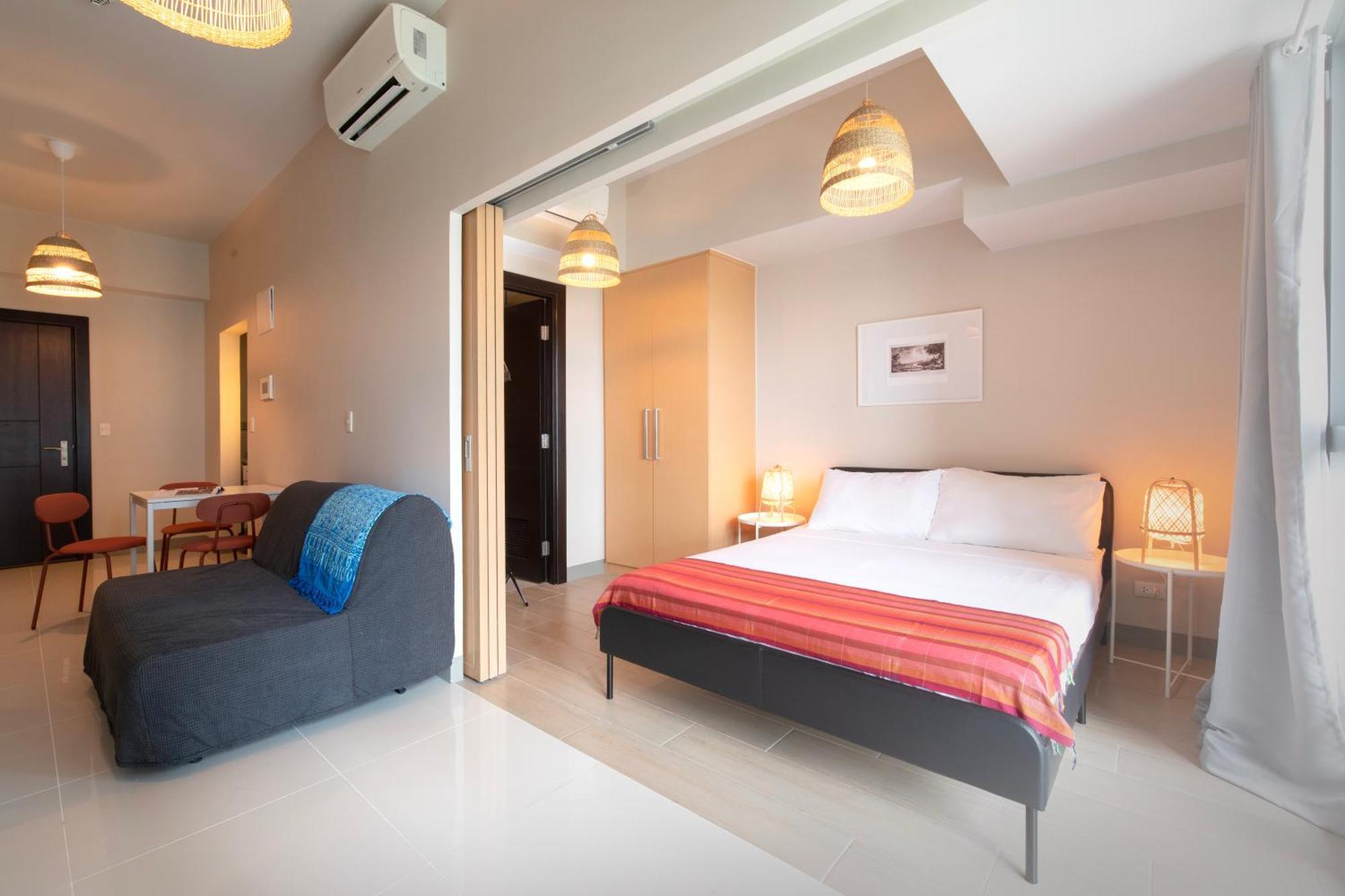Uptown Parksuites Tower 2 Bgc By Ph Staycation Manila