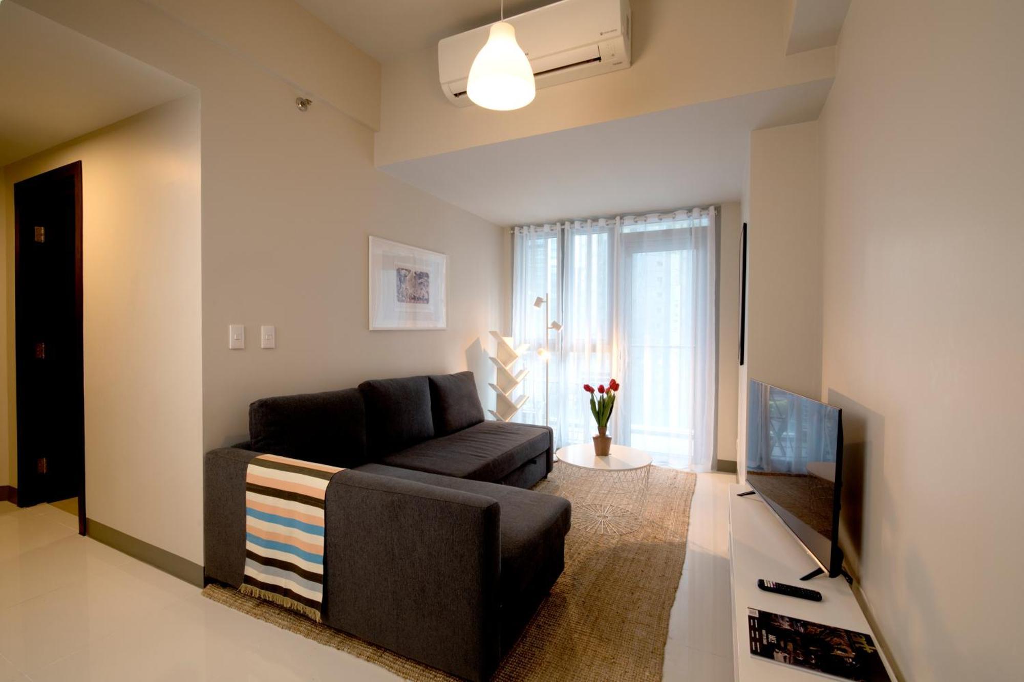 Uptown Parksuites Tower 2 Bgc By Ph Staycation Manila