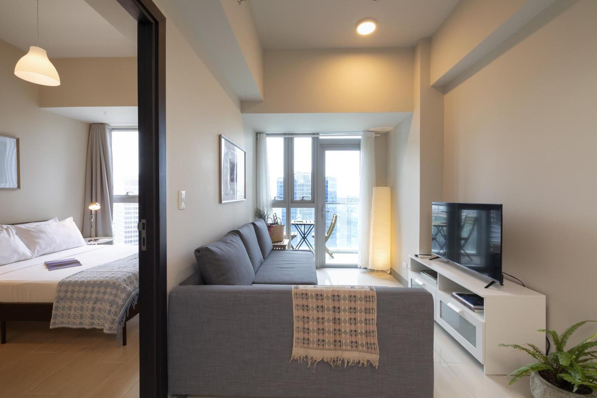 Apartment Uptown Parksuites Tower 2 Bgc By Ph Staycation *