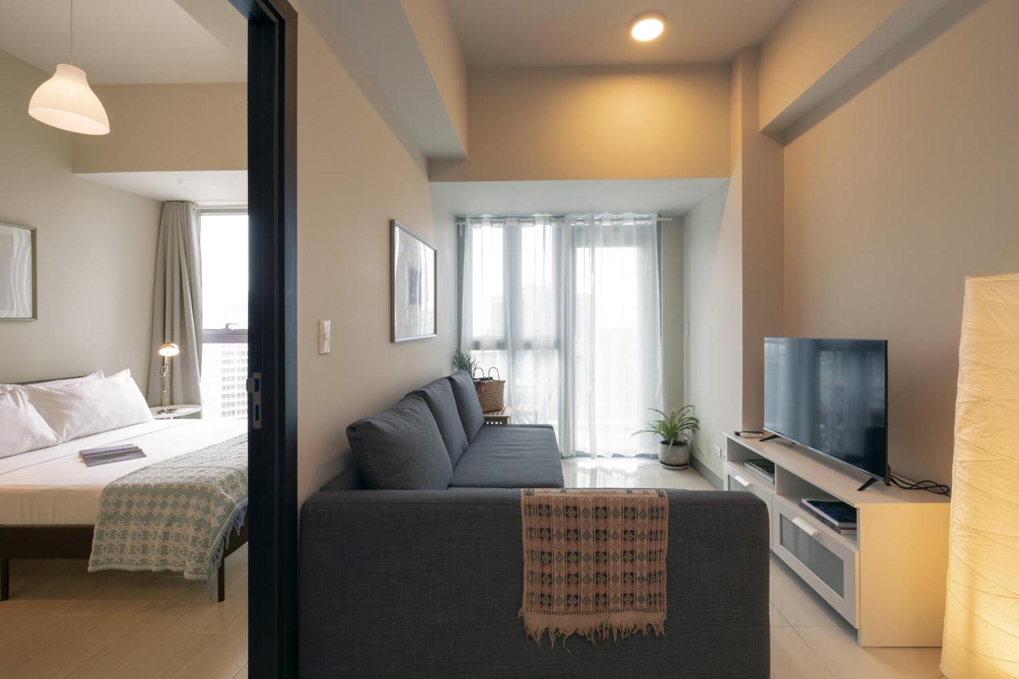 Uptown Parksuites Tower 2 Bgc By Ph Staycation Apartment *