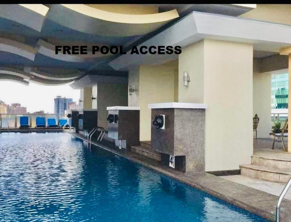 Birch Tower A2 Front Of Robinson Mall Apartment Manila