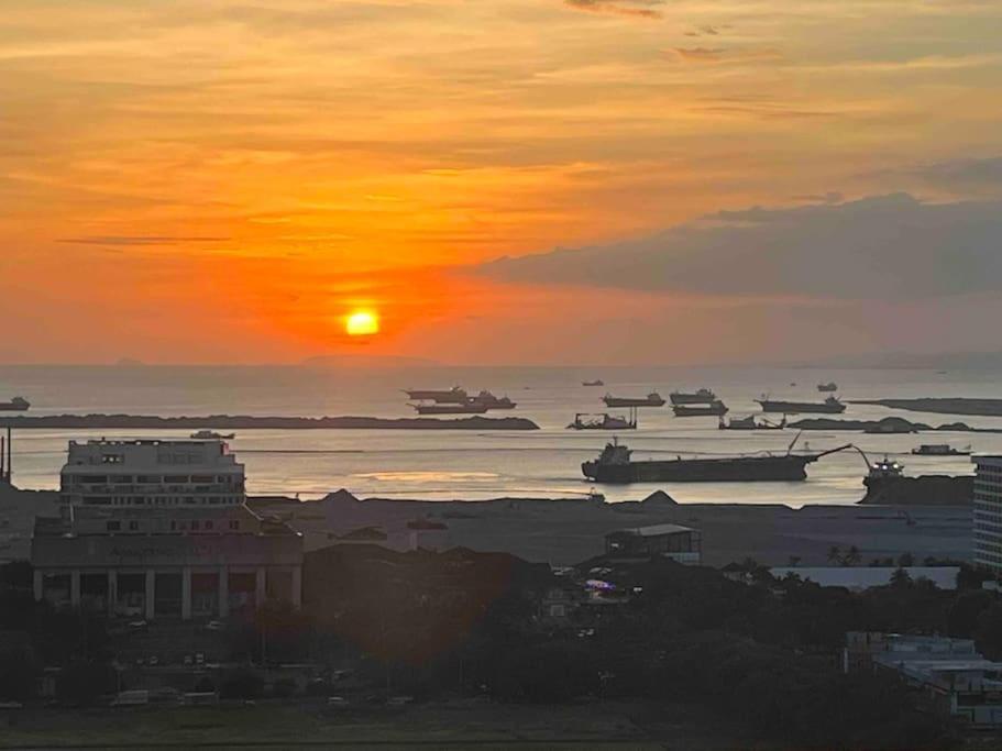 Coast Of Finland: Stunning Bay & Sunset Apartment Manila