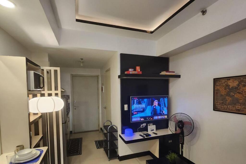 Great View In Makati Apartment *