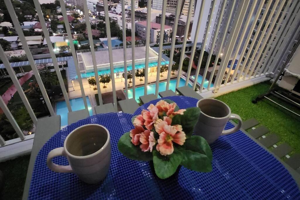 Great View In Makati Apartment *