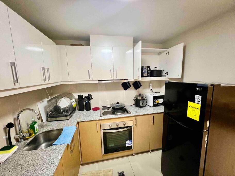 Modern 2br In Uptown Parksuites W/ Free Parking Apartment Manila