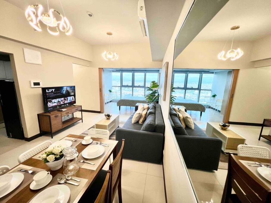 Apartment Modern 2br In Uptown Parksuites W/ Free Parking