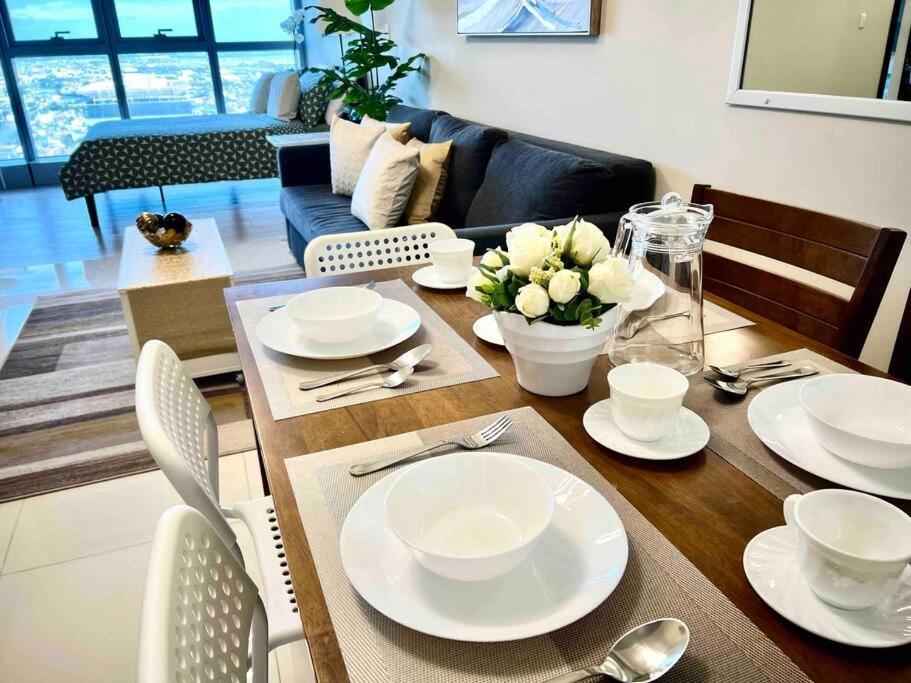 Apartment Modern 2br In Uptown Parksuites W/ Free Parking *