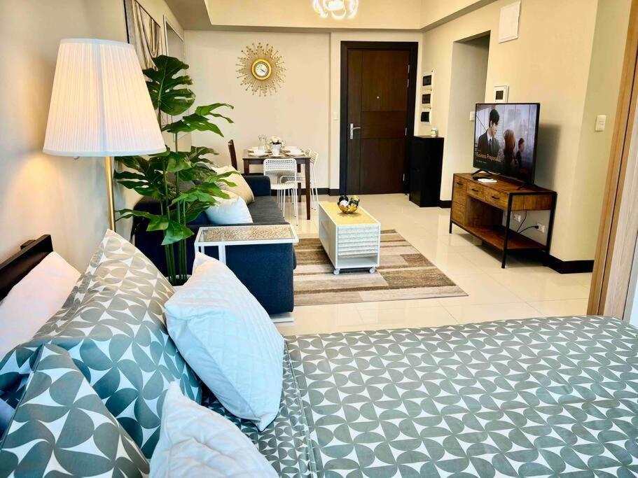 Apartment Modern 2br In Uptown Parksuites W/ Free Parking