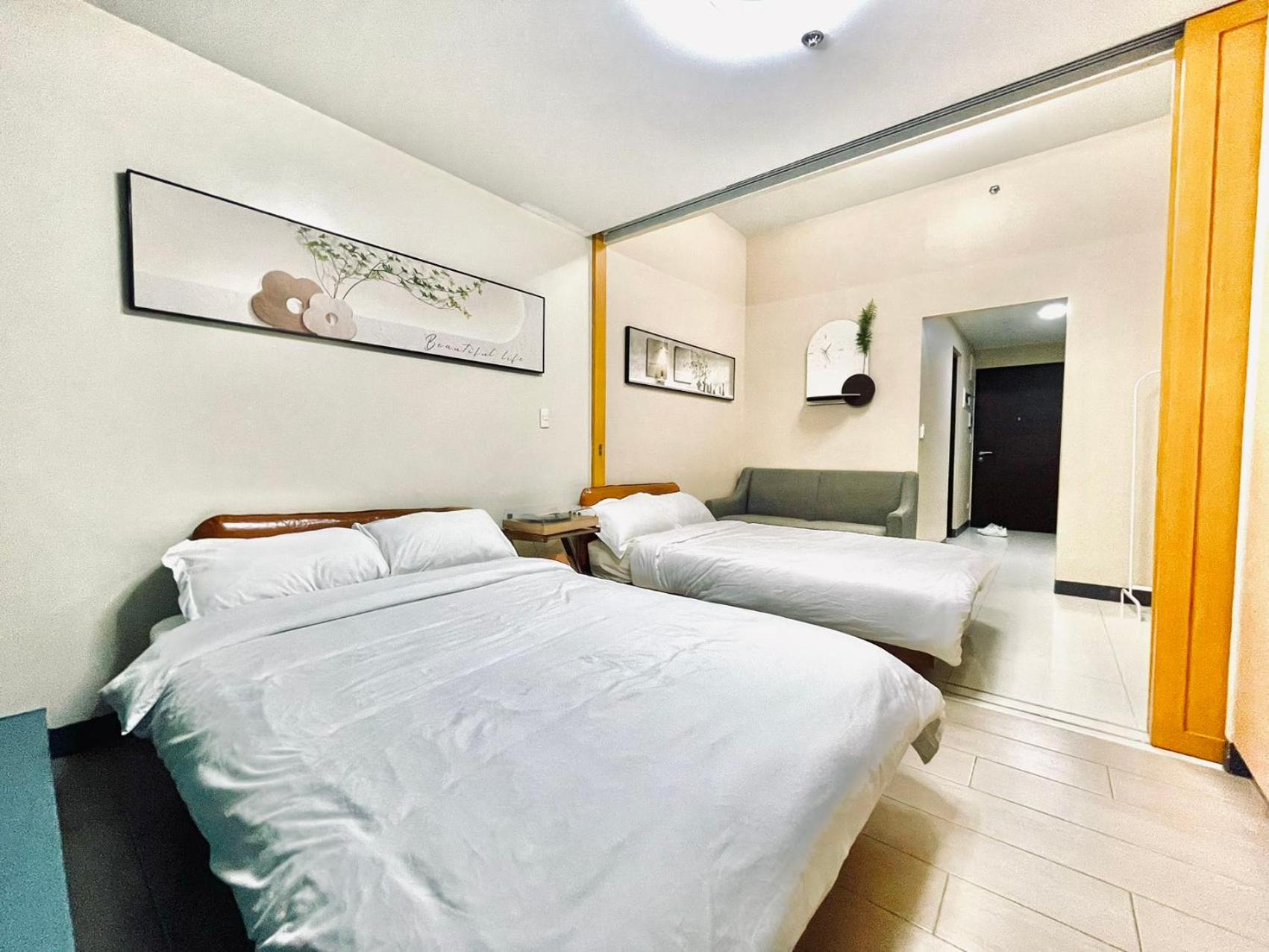 Thompson - 2-beds, One Uptown Residences, 30f - Xbox & Netflix *