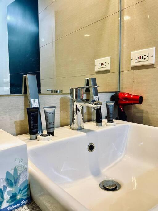 Thompson - 2-beds Near Okada, Bayshore 2 * Manila