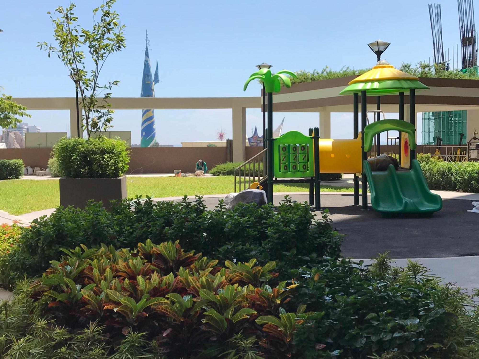 Apartment Q Radiance: Airport-adjacent Urban Oasis Manila