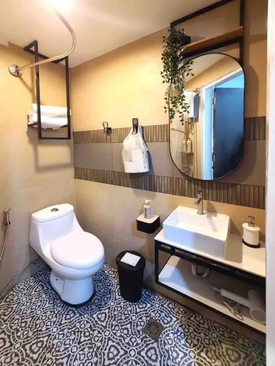 Apartment Bgc - Two Bedroom With Game With 400mbps Wifi- 09