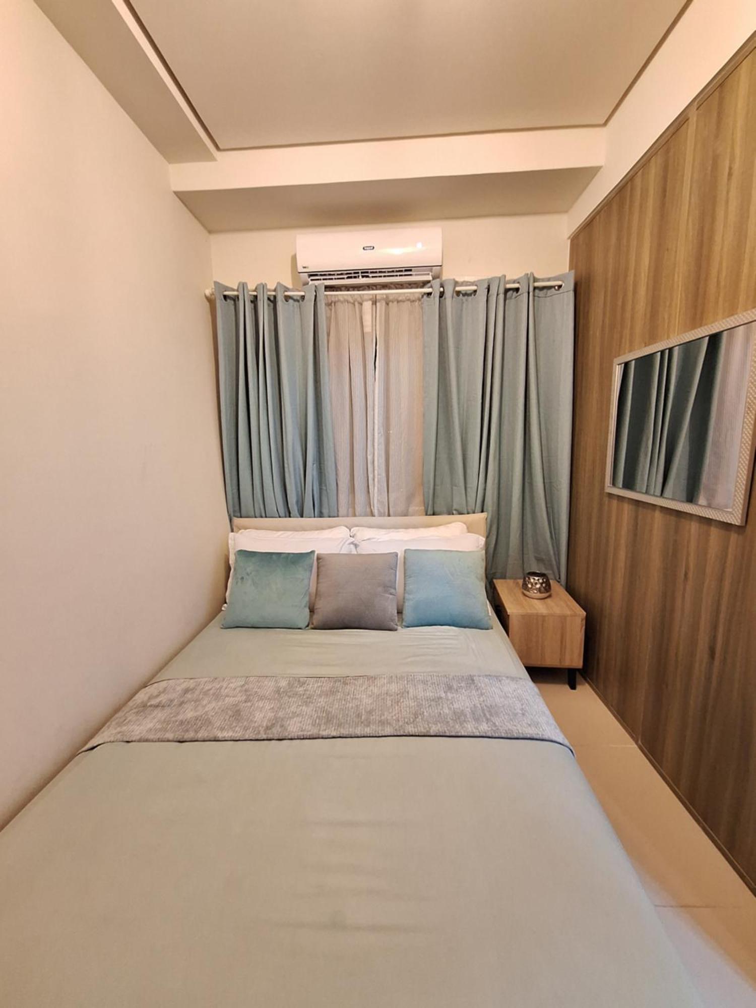 Coast Penthouse 40th Floor Apartment Manila