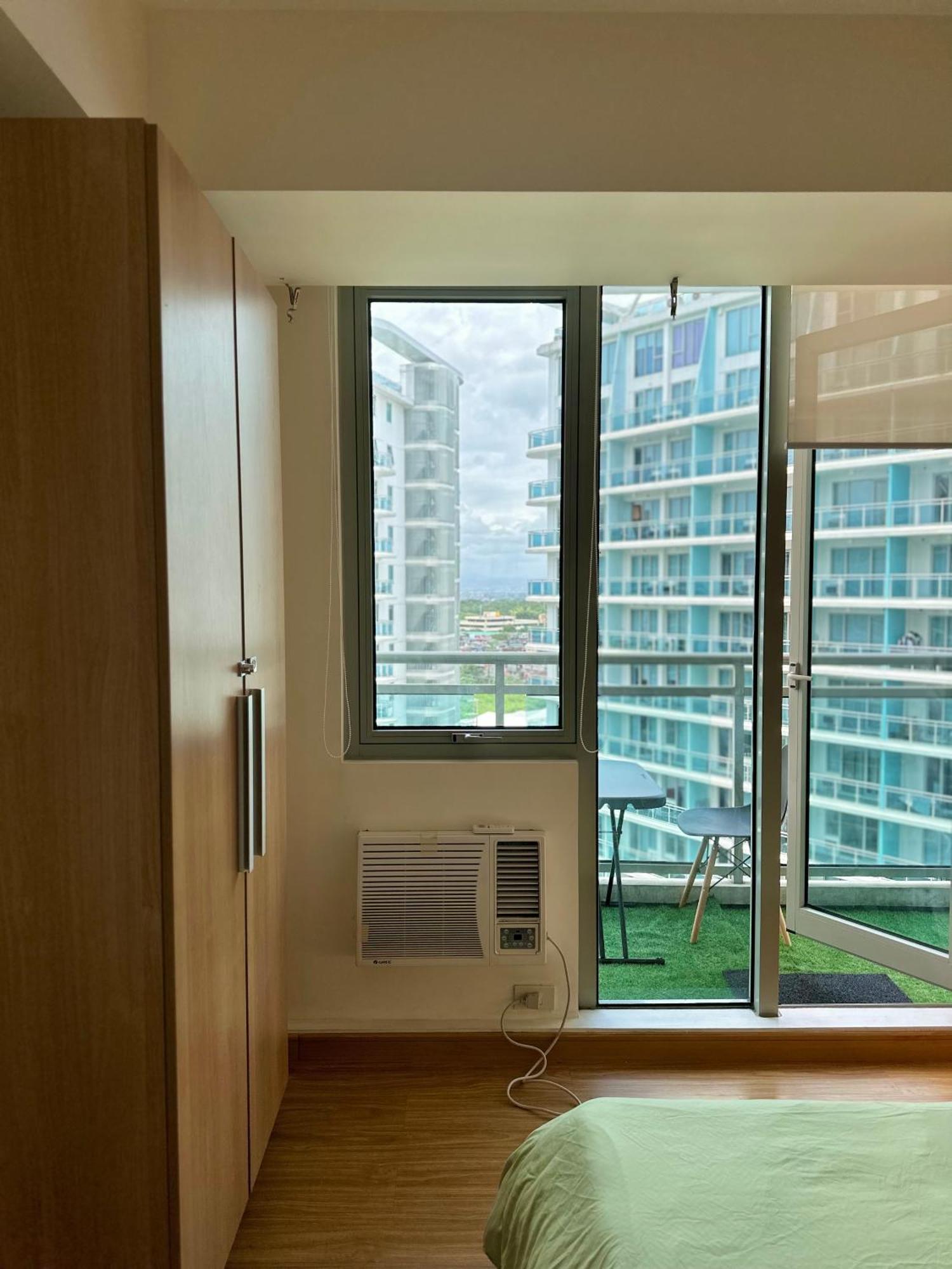 Azure Staycation Near The Airport