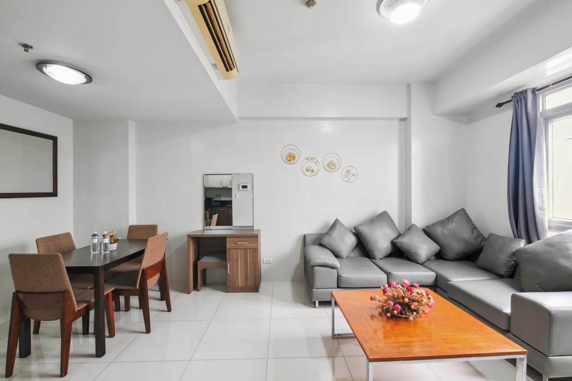 Tess And Tessha Condotel Near T3 Airport Apartment