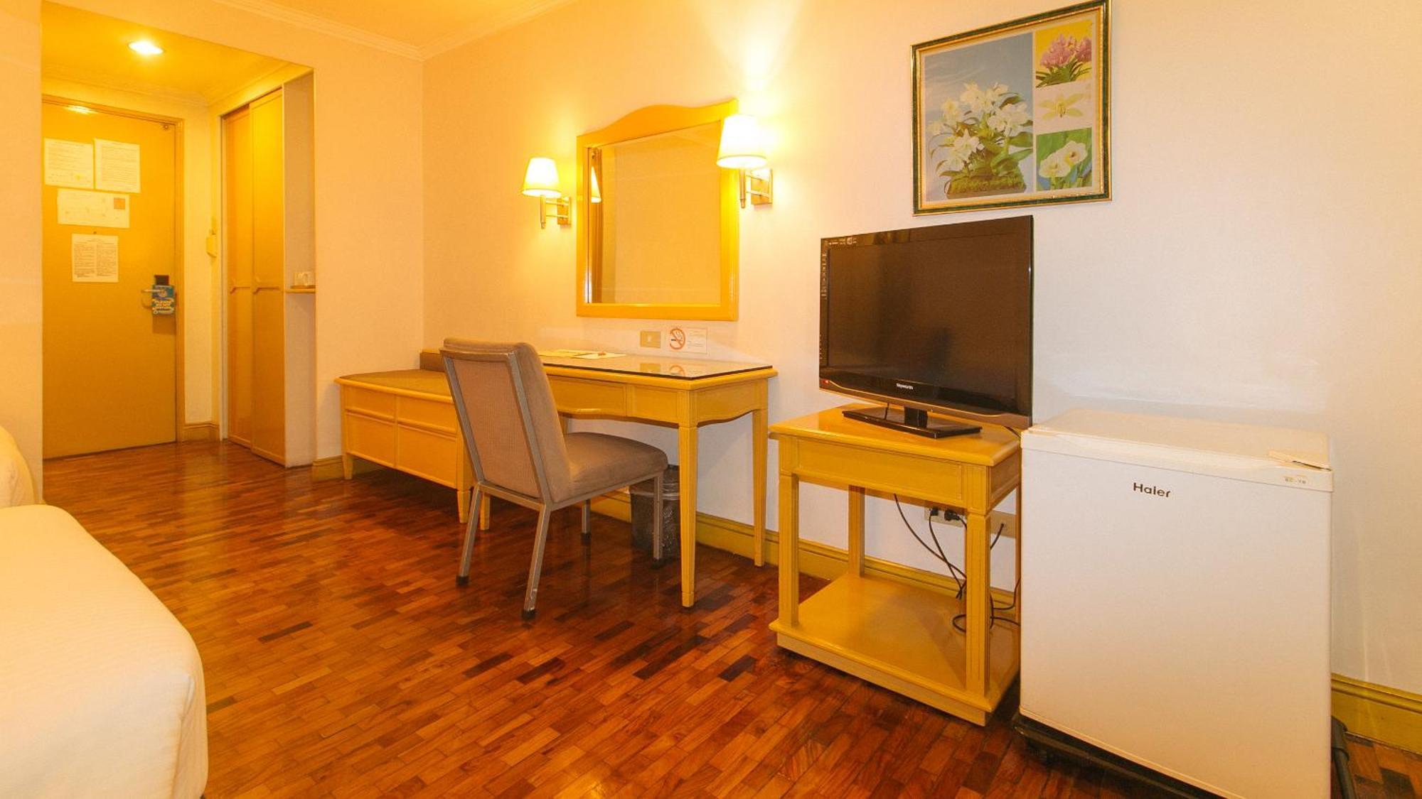 Aloha Roxas Boulevard 3*