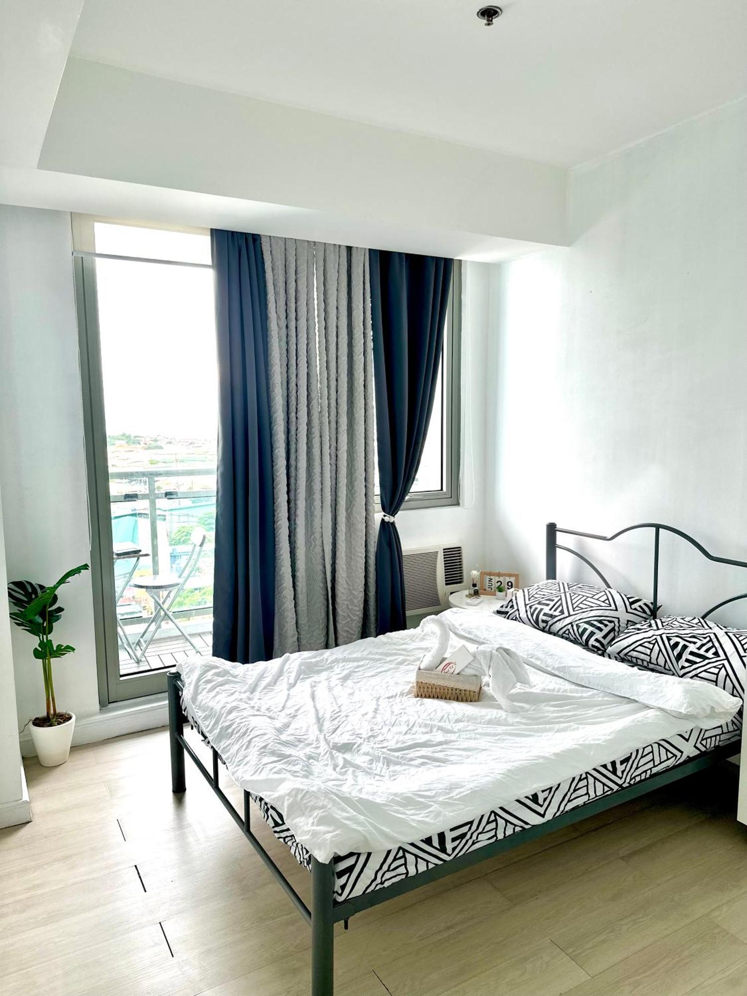 Hotel S&n Azure Staycation