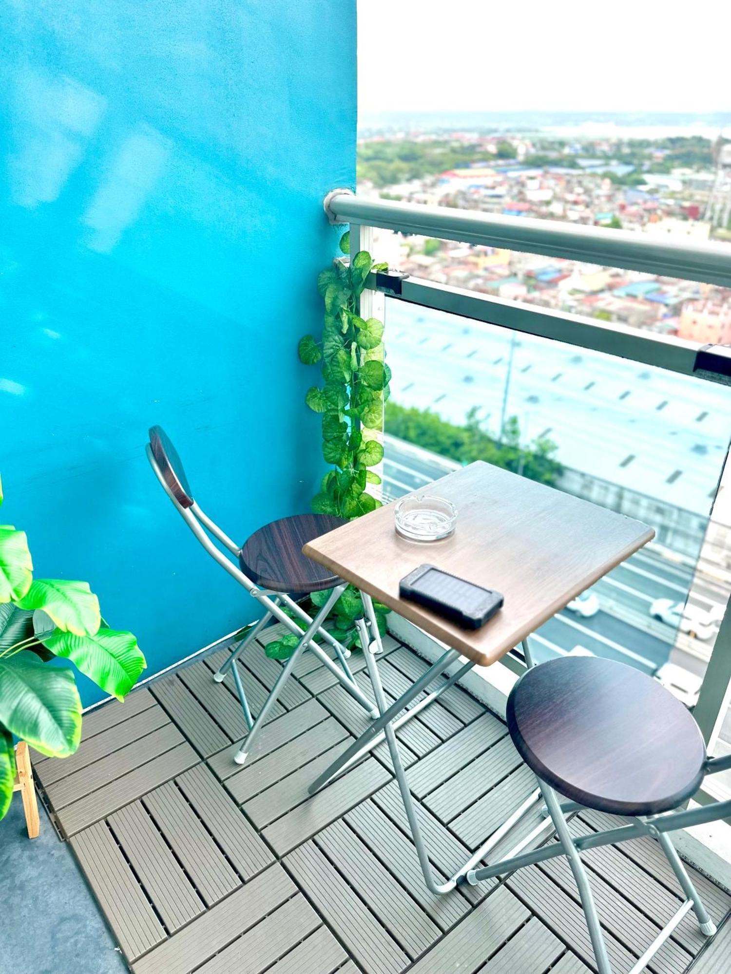 S&n Azure Staycation Hotel 5*