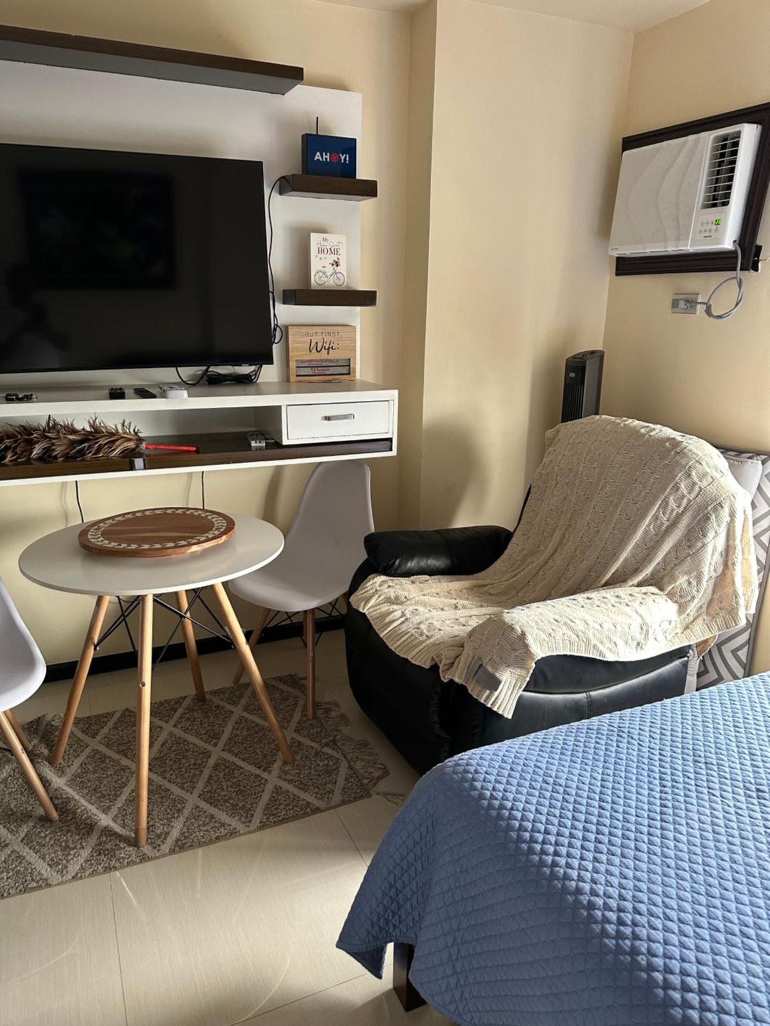Apartment Q Radiance: Airport-adjacent Urban Oasis Manila