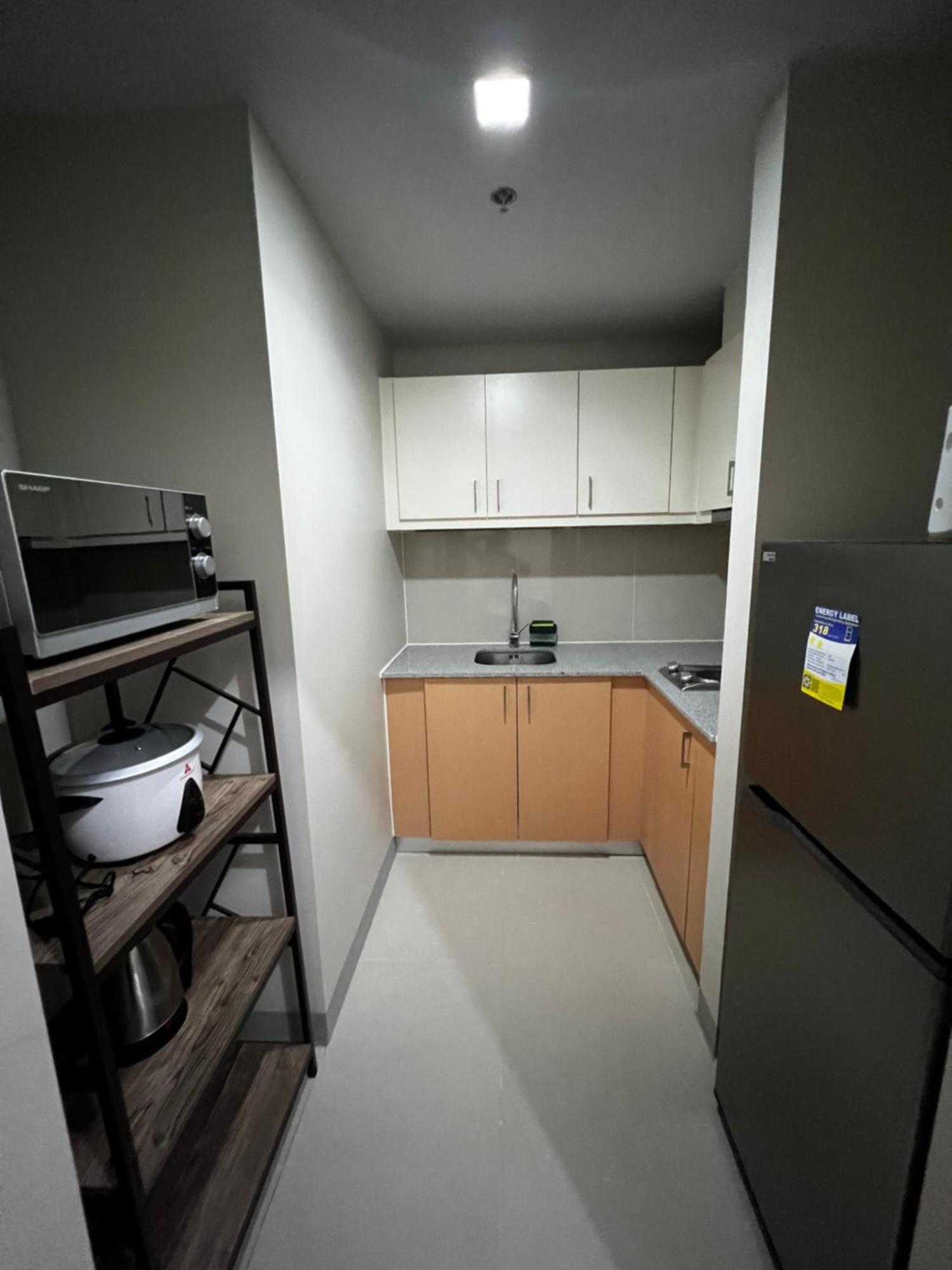 1 Bedroom Uptown Bgc With Balcony * Manila