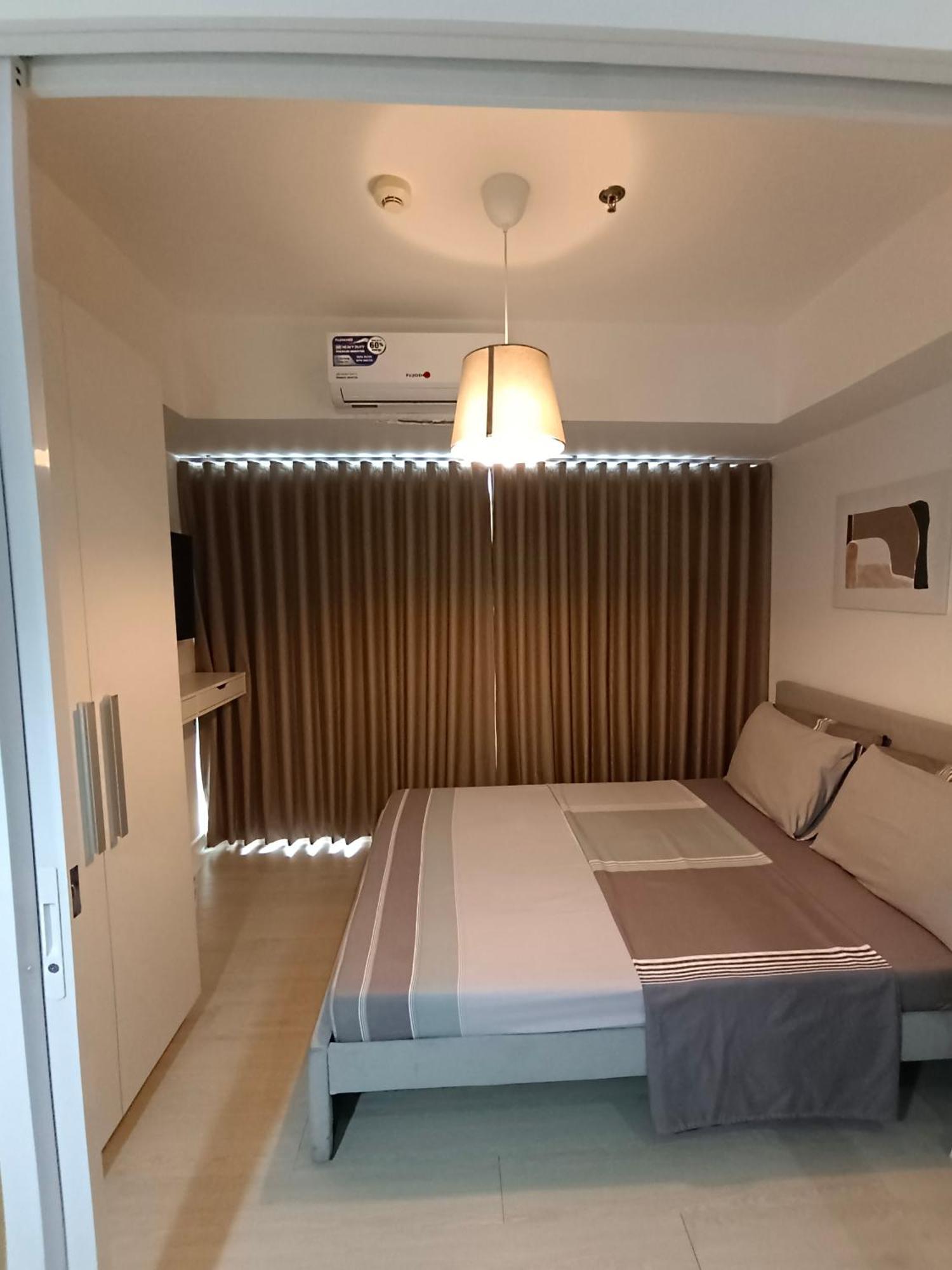 Beach Front Living In The Heart Of The City, Azure Residences * Manila