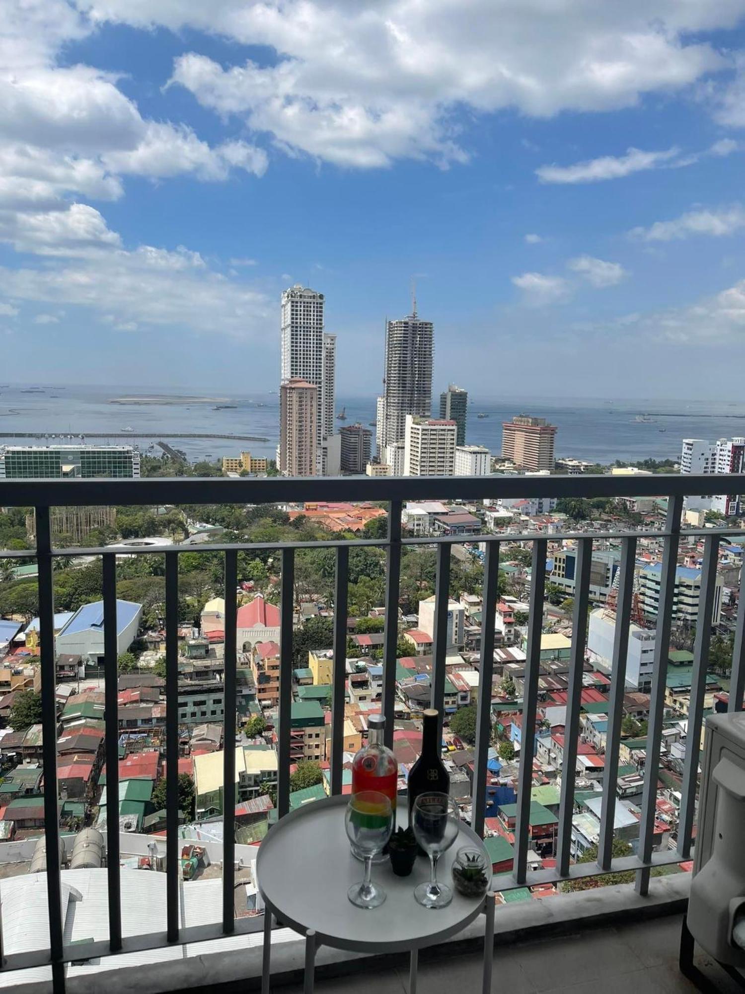 Apartment Residences Staycation By Pbyy Manila