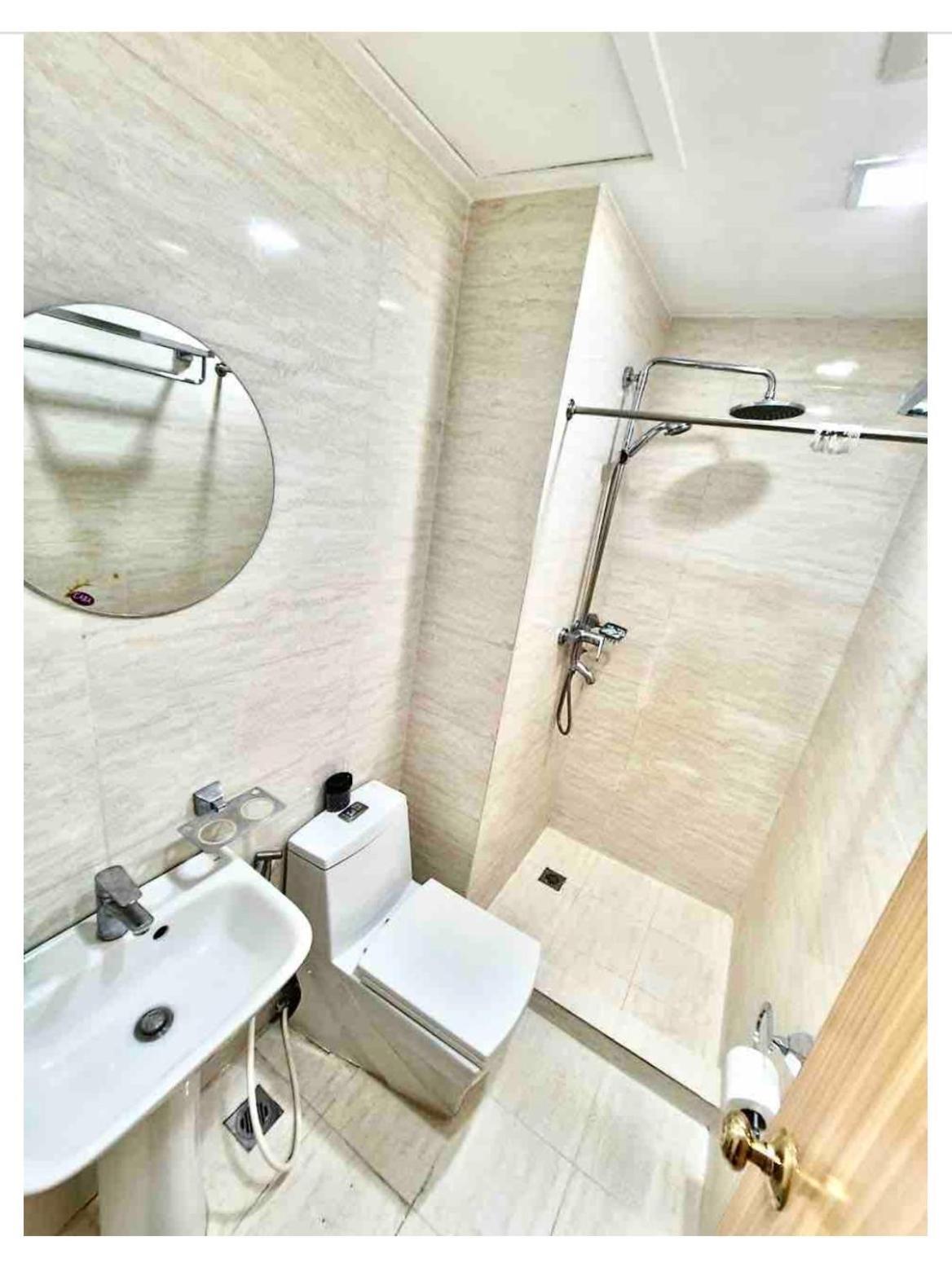 Modern Studio In Greenbelt