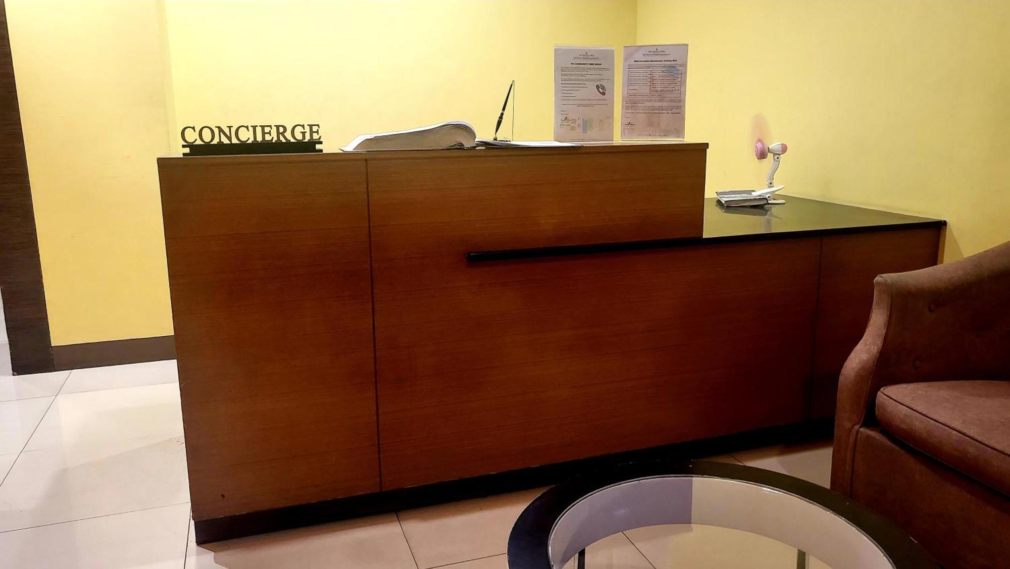 One Palm Tree - 2h With Balcony - Across Terminal 3 Airport Apartment Manila