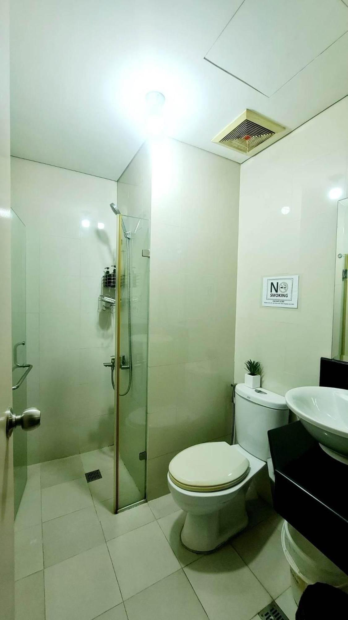 Apartment One Palm Tree - 2h With Balcony - Across Terminal 3 Airport *