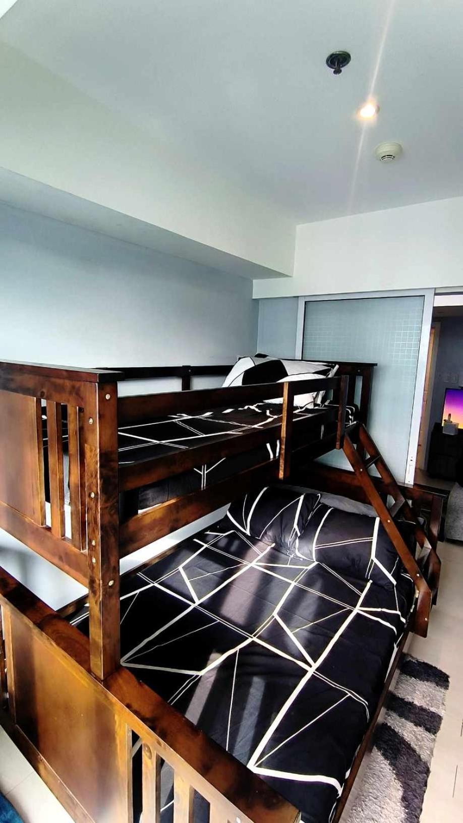 Apartment Beach Front Living In The Heart Of The City, Azure Residences *