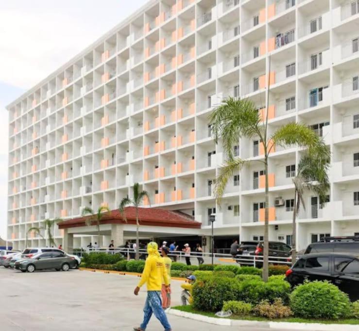 Affordable Condotel Near Airport Apartment Manila