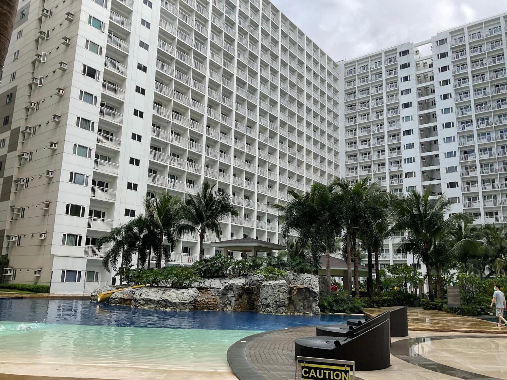 Shore Residences, Mall Of Complex By Pbyy *