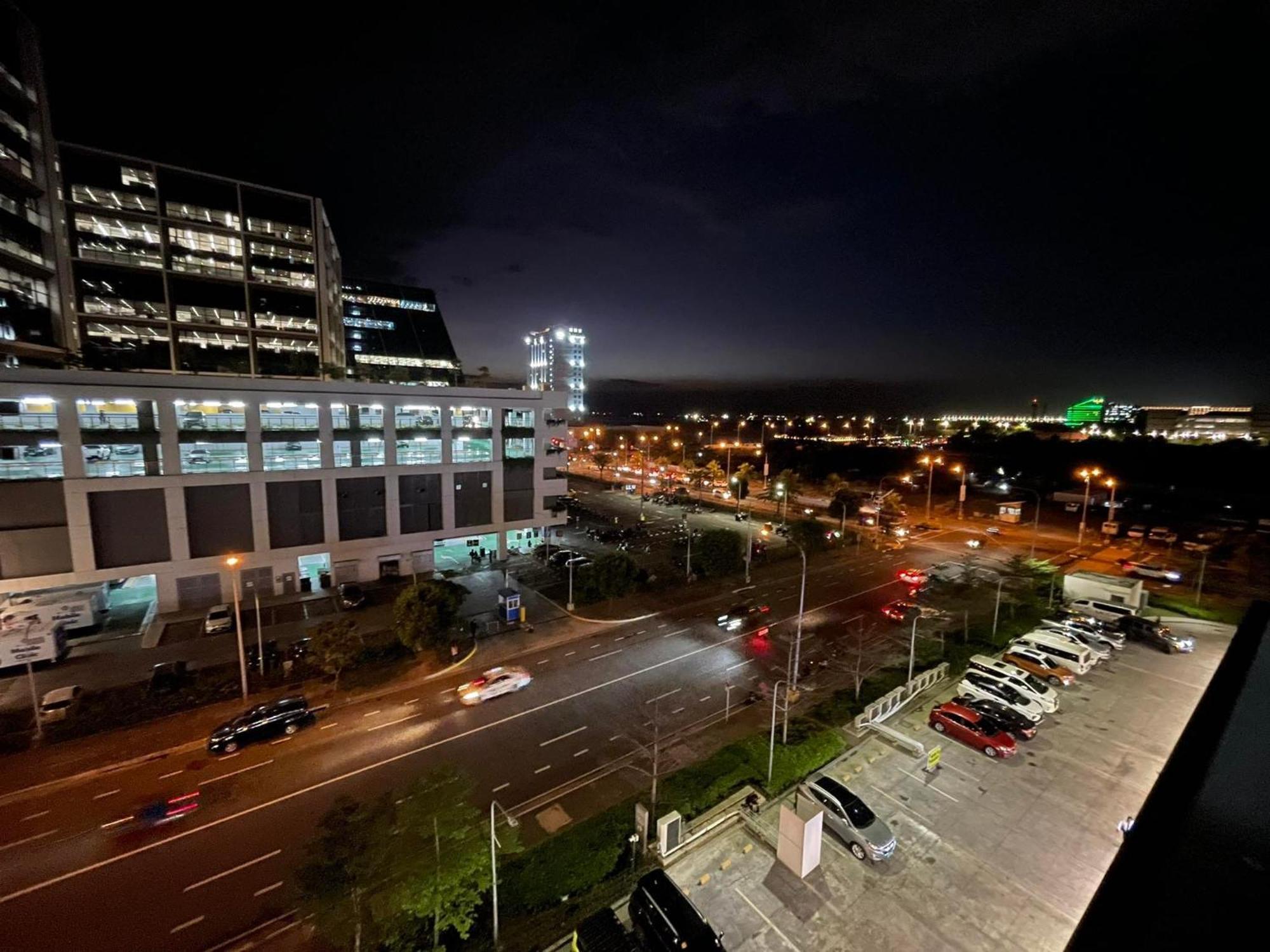 Shore Residences, Mall Of Complex By Pbyy Apartment *