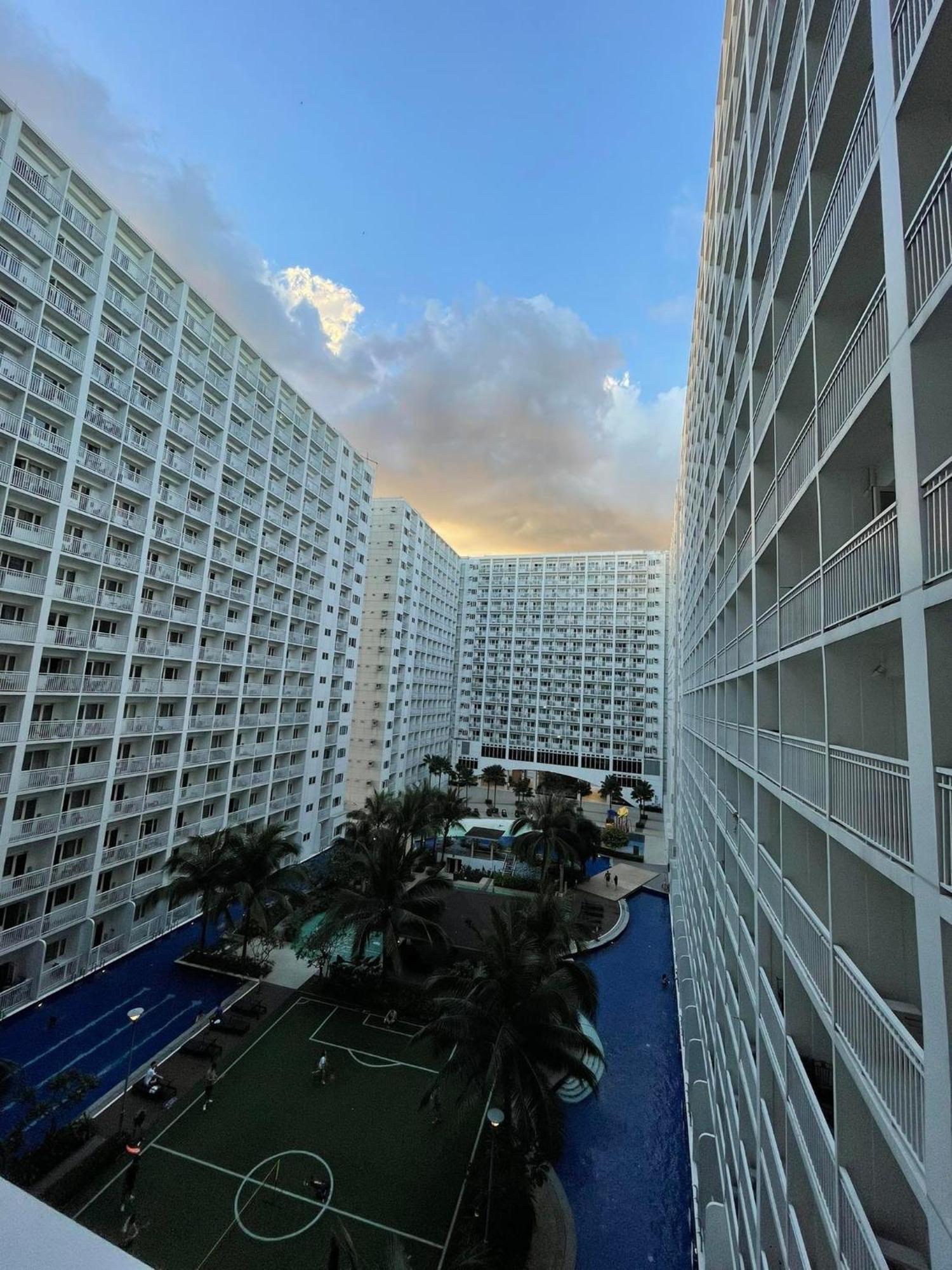 Apartment Shore Residences, Mall Of Complex By Pbyy Manila