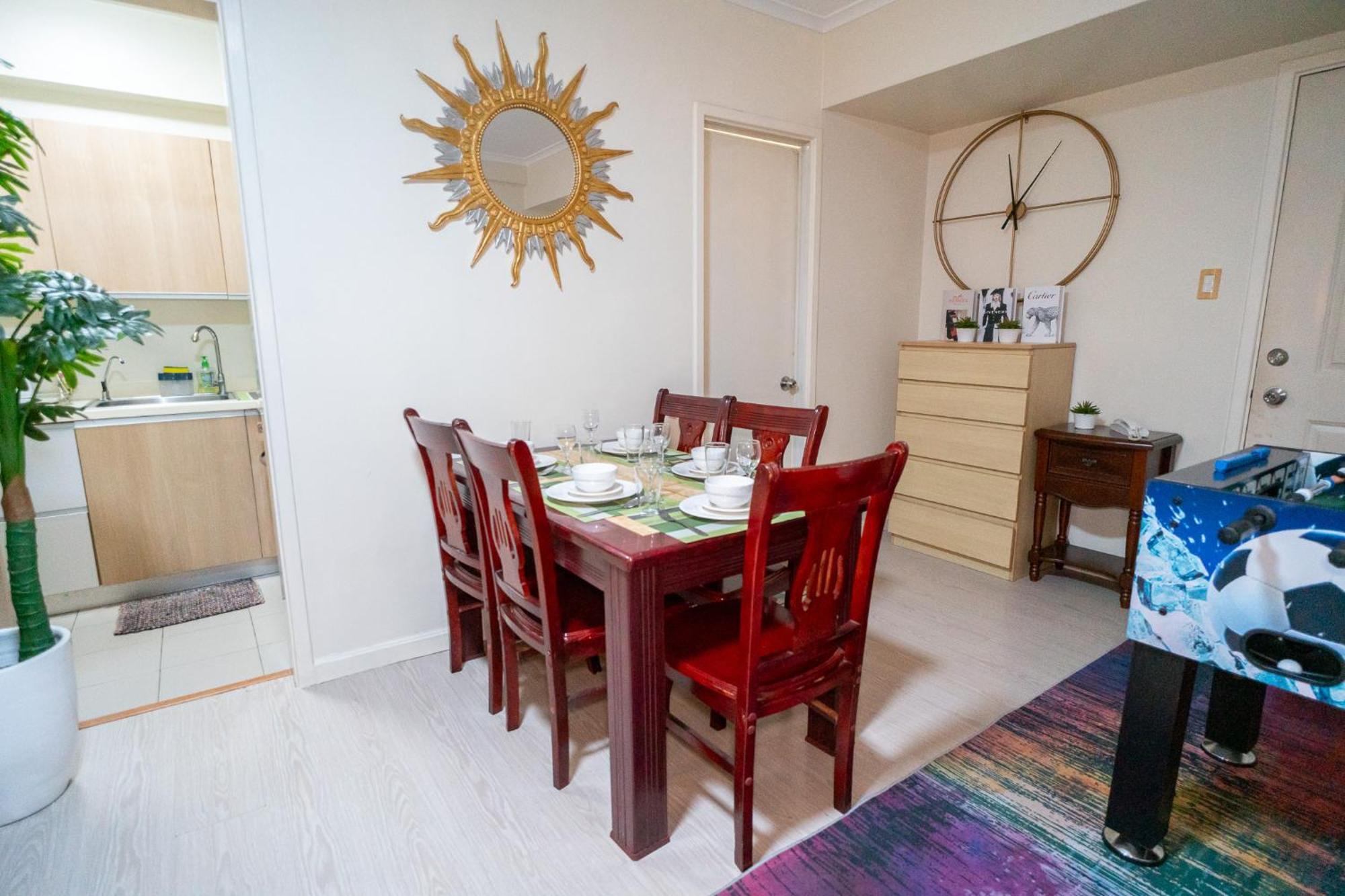 A2j Luxury 2br Bgc Near Sm Aura, Market2x Manila