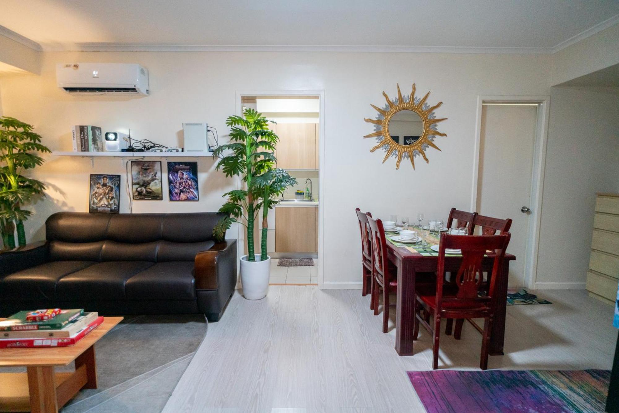 Apartment A2j Luxury 2br Bgc Near Sm Aura, Market2x Manila