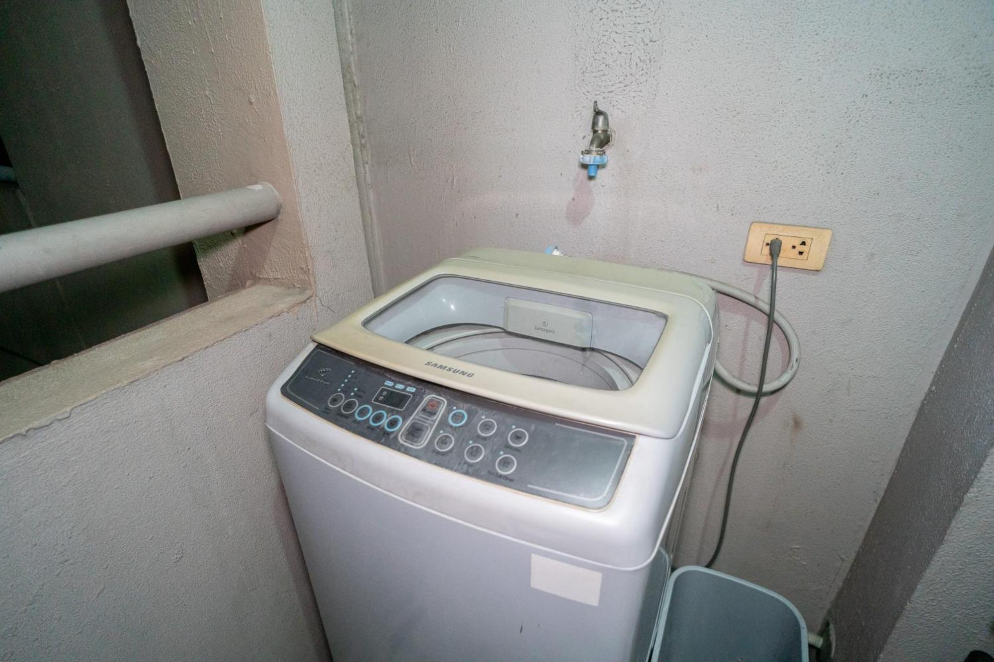 Apartment A2j Luxury 2br Bgc Near Sm Aura, Market2x