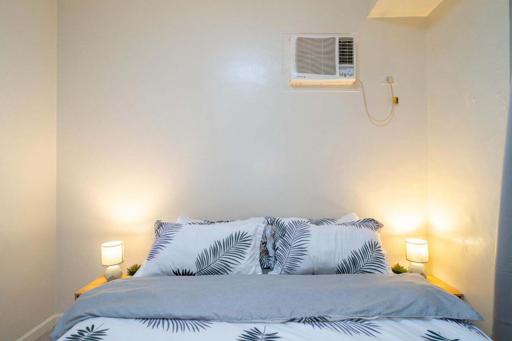 A2j Luxury 2br Bgc Near Sm Aura, Market2x