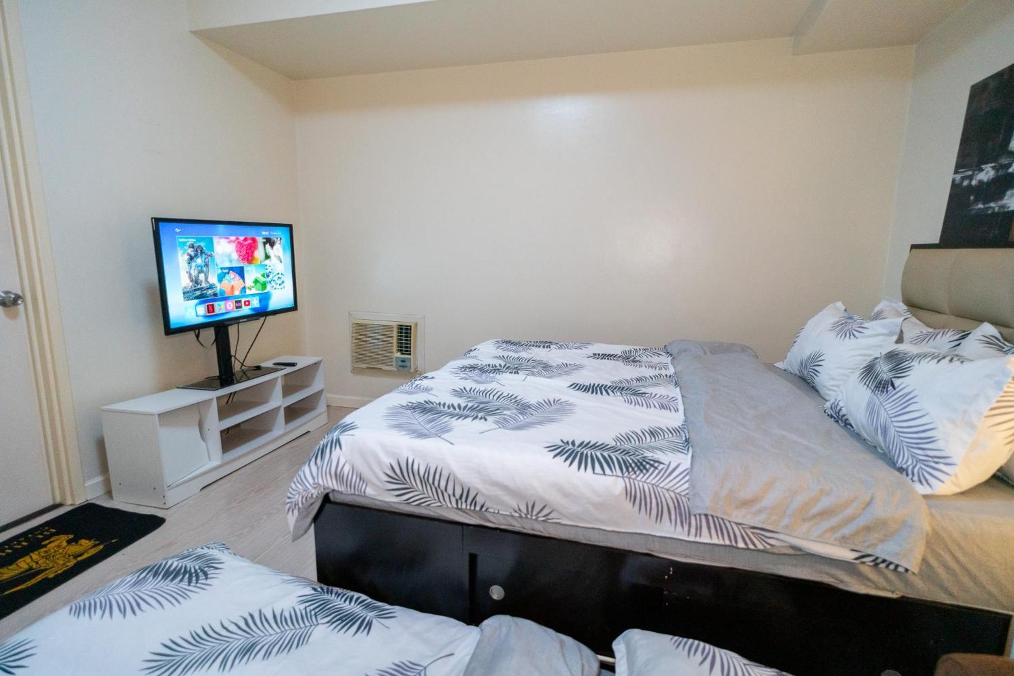 A2j Luxury 2br Bgc Near Sm Aura, Market2x